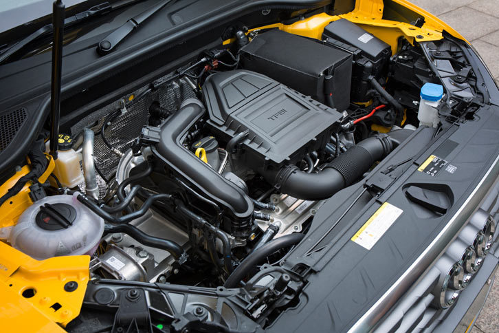 アウディQ2（エンジン）