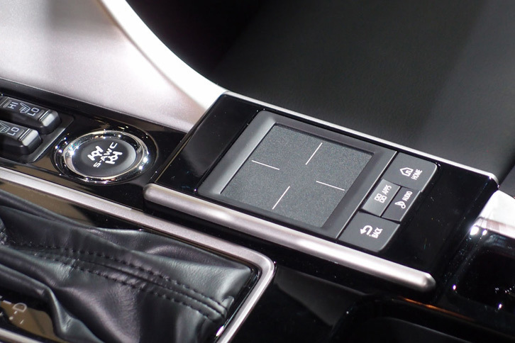 三菱エクリプス クロス