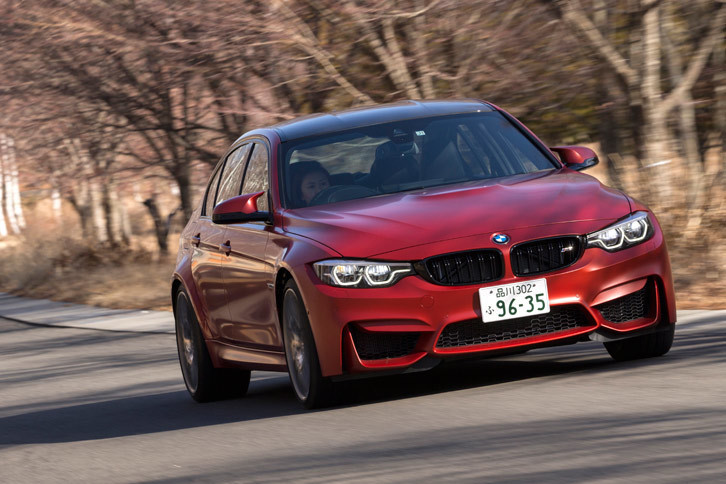 「M3セダン コンペティション」には、ダンパーとスタビライザーに専用チューンが施された「アダプティブMサスペンション」が装備される。