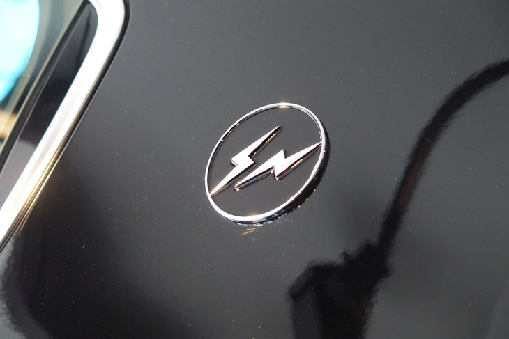 マセラティ・ギブリ オペラネラ（エンブレム）