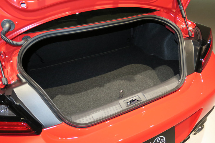 トヨタGR 86（トランクルーム）