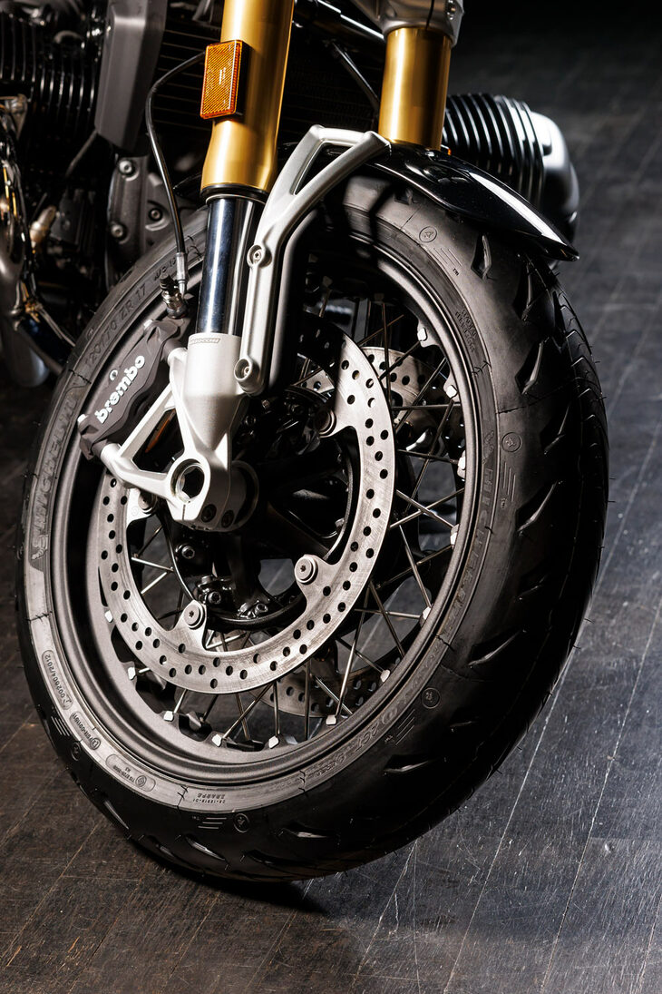 BMW R12 nineT（フロントタイヤ＆ホイール）