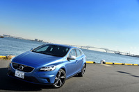 ボルボV40 D4 R-DESIGNポールスターエディション