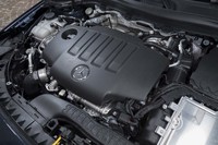 1400rpmという低回転域から320N・mの最大トルクを発生する2リッターのディーゼルエンジン。軽量化のためアルミ製のシリンダーブロックが採用されている。