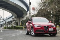 アルファ・ロメオ・ステルヴィオ2.2ターボ ディーゼルQ4