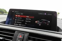 走行モードの調整機能「M Drive」の操作画面。エンジンのレスポンスや7段DCTの変速制御、スタビリティーコントロールのモード設定、パワーステリングの設定などを変更できる。