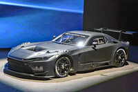 レーシングカーの「GR GT3」。