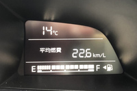 首都高をゆっくり流しての燃費値は、22.6km/リッター。ハイブリッド機構を持たない純ガソリン車としては悪くないが、特に良くもない。