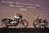 発表会では、新型「ボンネビルT120」（写真左）と、1968年製のボンネビルT120（同右）が、同じ壇上に飾られた。