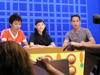 TVっぽく“カンペ”出てます。