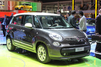 「フィアット500L」