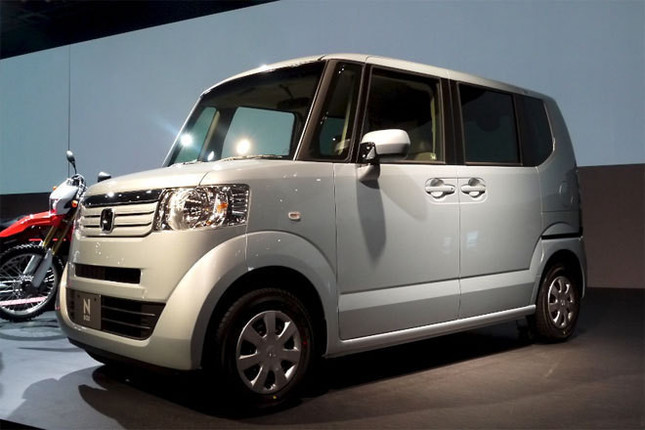 新型軽乗用車「N BOX（エヌボックス）」