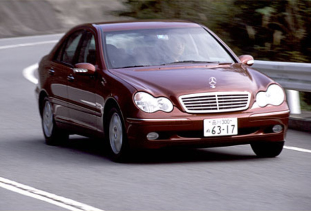 【スペック】全長×全幅×全高＝4535×1730×1425mm/ホイールベース＝2715mm/車重＝1500kg/駆動形式＝FR/2リッター直4DOHC16バルブ＋スーパーチャージャー(163ps/5300rpm、23.5kgm/2500?4800rpm)/車両本体価格＝450.0万円(テスト車＝同じ) 