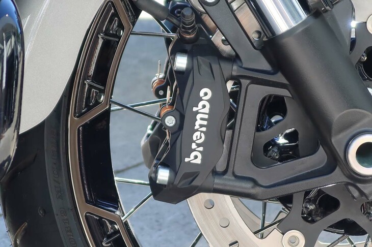 ハーレーダビッドソンCVOストリートグライド（ブレーキキャリパー）