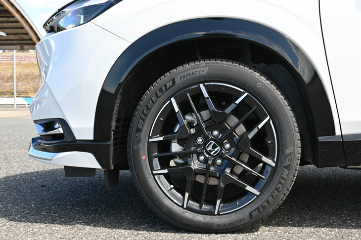 マイナーチェンジ後の「ヴェゼル」用に開発された「MS-050」。リムとスポークの剛性バランスを最適化している。