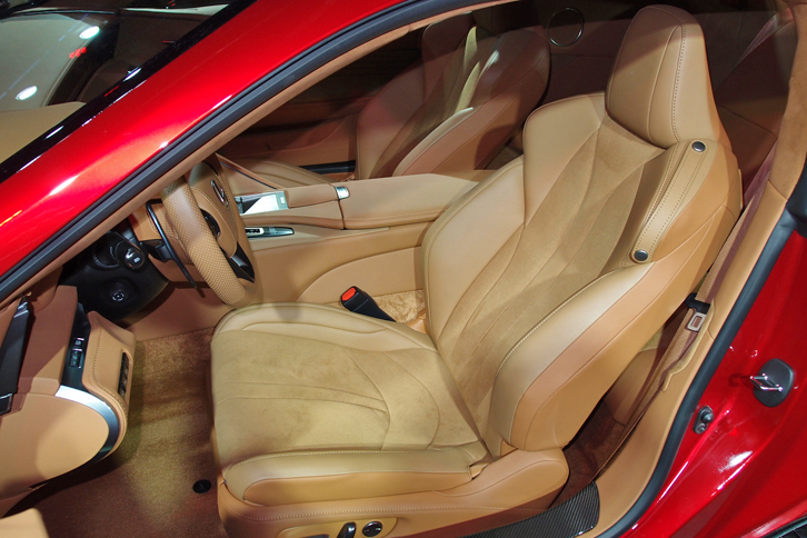 レクサスLC500プロトタイプ（フロントシート）