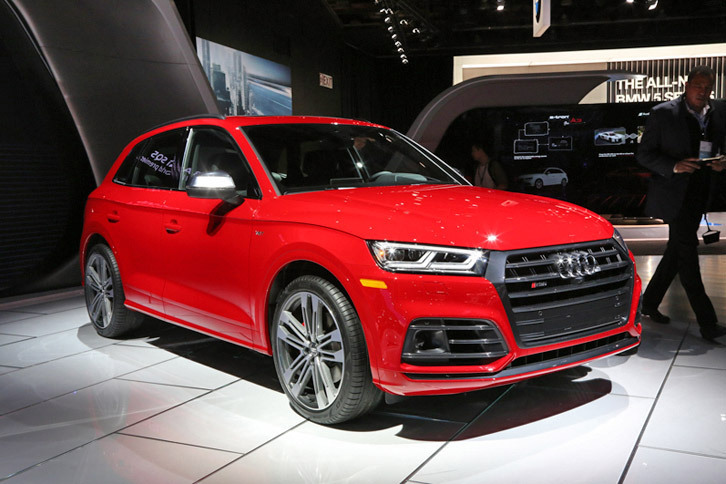 アウディSQ5