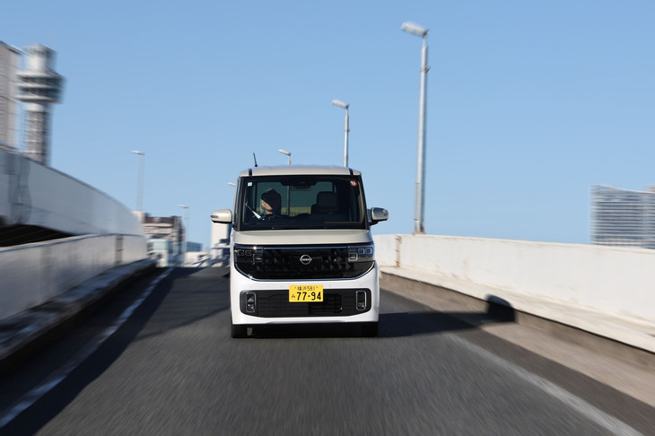 「ルークス ハイウェイスターGターボ プロパイロットエディション」は、最高出力64PS/5600rpm、最大トルク100N・m/2400-4000rpmの0.66リッター直3ターボエンジンを搭載。高速道でもストレスのない加速が味わえた。