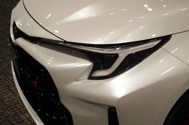 トヨタGRカローラRZ（ヘッドランプ）