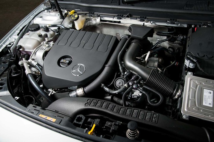 パワーユニットは最高出力136ps、最大トルク200Nmの1.3リッター直4直噴ターボエンジンで、7段のデュアルクラッチ式ATを組み合わせている。