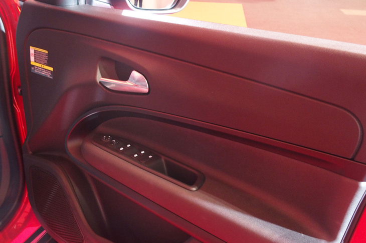 アルファ・ロメオ・ジュニア（ドアのインナーパネル）