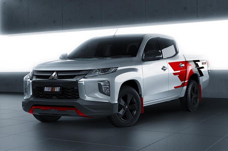 トライトン ラリーアート（ダブルキャブ）