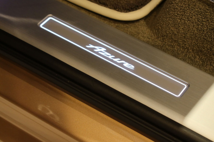 ベントレー・ベンテイガEWBアズール ファーストエディション（サイドシル）