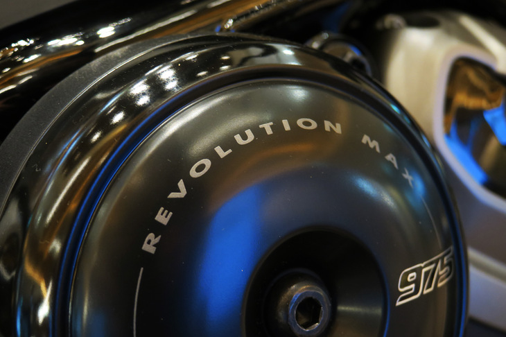 ハーレーダビッドソン・ナイトスター（エアクリーナーカバー）