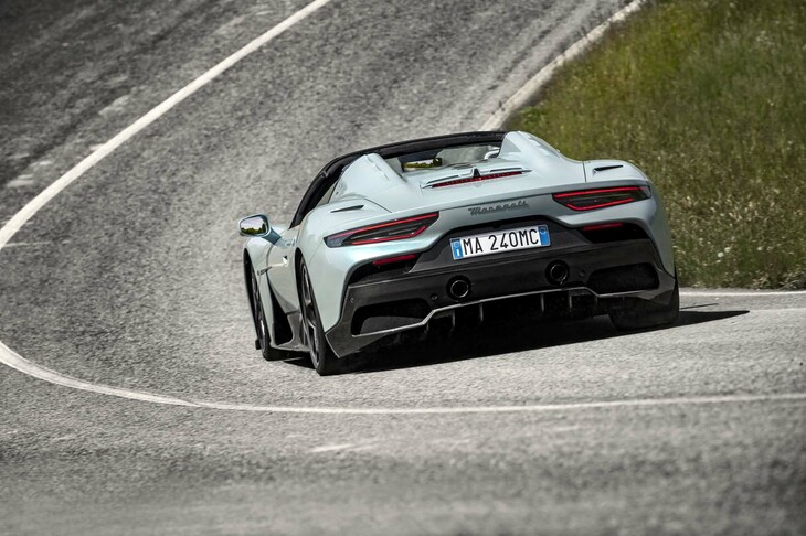 マセラティMC20チェロ