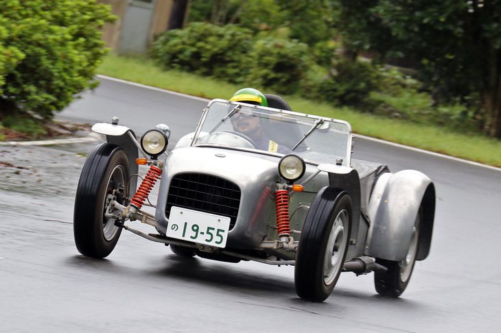 1995年「シルバーストーン6」。「ロータスMk6」（有名な「セブン」のひとつ前のモデル）のレプリカ。