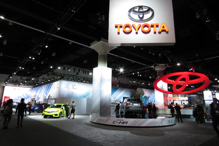 ロサンゼルスモーターショー2017のトヨタブースの様子。