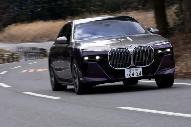 今回の試乗車は「BMW i7 eDrive50 Mスポーツ」。「7シリーズ」全体のフルモデルチェンジから少し遅れて、2023年の第3四半期に納車がスタートした。