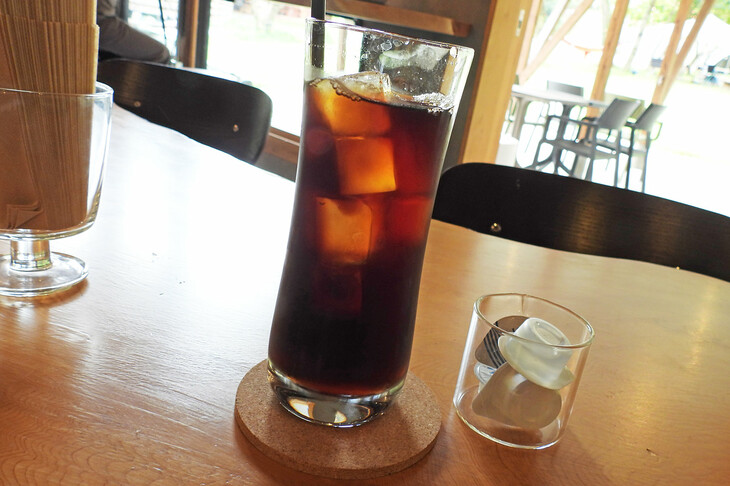 豆をセレクトできるコーヒーが非常に美味で、アイスコーヒーでもしっかり風味があるのに驚いた。カレーやピラフ、パスタなどもいただけるそうなので、次に来たときはぜひ所望したい。