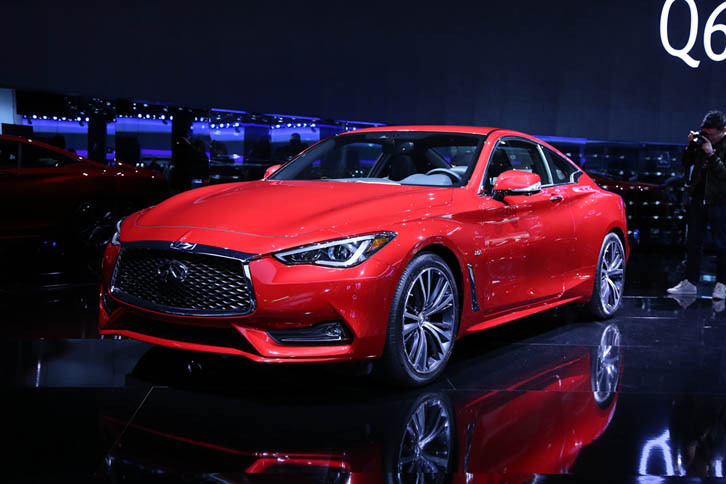 インフィニティQ60