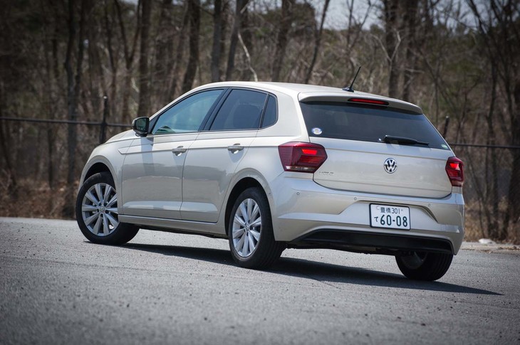 1975年の初代デビューから43年、世界中で1400万台以上が販売されてきた「フォルクスワーゲン・ポロ」。今回は最上級グレードの「TSIハイライン」に試乗した。