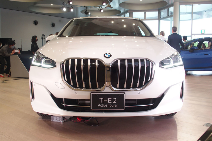 218iアクティブツアラー エクスクルーシブ（フロントマスク）