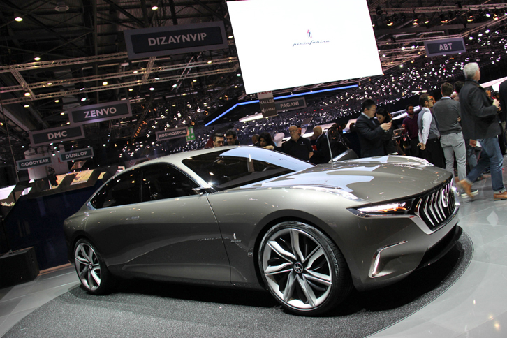 香港のハイブリッド・キネティックグループのために製作された、エクスクルーシブなEV「ピニンファリーナH600」。