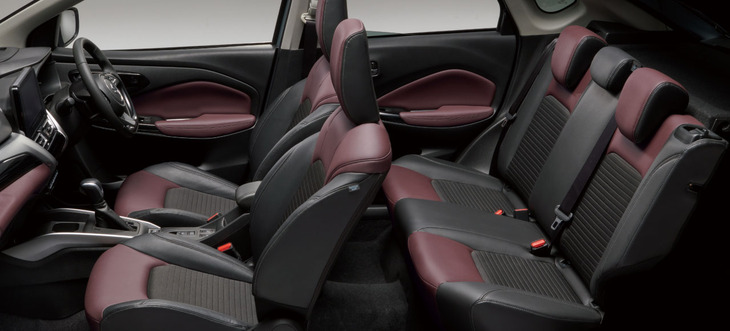 フロントシート／リアシート