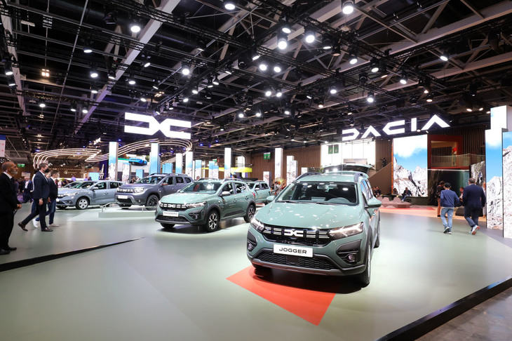 再びルノーグループに戻りまして、日本でも一部で大人気のダチア。妙におしゃれになっちまいましたよ！