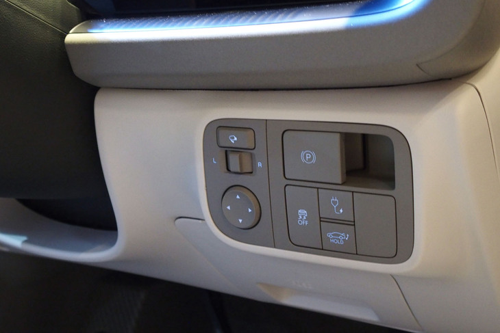 ヒョンデ・アイオニック6（ダッシュボードのスイッチパネル）