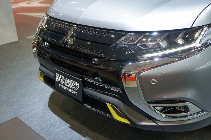 三菱アウトランダーPHEVストリートスポーツ