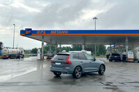 ということで、隣接するIPブランドの給油所方面へ。