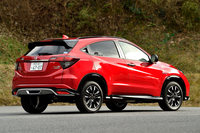 2019年11月に登場した「ヴェゼル モデューロX」は、ホンダのコンプリートカー「モデューロX」シリーズ初のSUV。4WD車がラインナップされるのも、これが初のこととなる。（写真：ホンダアクセス）