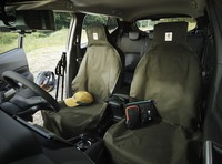 アウトドアブランドとコラボした特別な「日産キックス」限定発売の画像