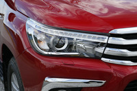 今回試乗した上級グレード「Z」には、オートレベリング機能付きのLEDヘッドランプが標準装備される。