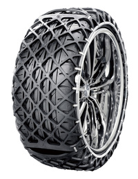 12インチ～20インチという幅広いタイヤサイズに対応可能な25種類を取りそろえる。価格は3万8500円～5万9400円。