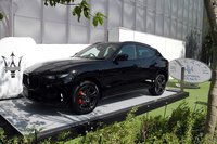 「マセラティ・レヴァンテ」