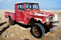 記者の脳内に刷り込まれた「ランドクルーザー」のイメージ。今でも、記者のなかでの“ランクル”はイバりの利く大型SUVではなく、極地の人々を支える働き者というイメージなのだ。