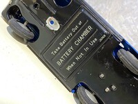 「JAPAN」の文字は電池ボックスのふたに。