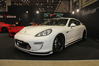 高級車の中では多く見かけたのが「ポルシェ・パナメーラ」。これは「フェアリーデザイン」のボディキットを装着している。